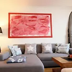 Erleben Sie Ihren Urlaub im zentral gelegenen Apartmenthaus „Strandburg im Herzen von Westerland