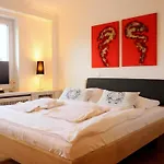 Erleben Sie Ihren Urlaub im zentral gelegenen Apartmenthaus „Strandburg im Herzen von Westerland