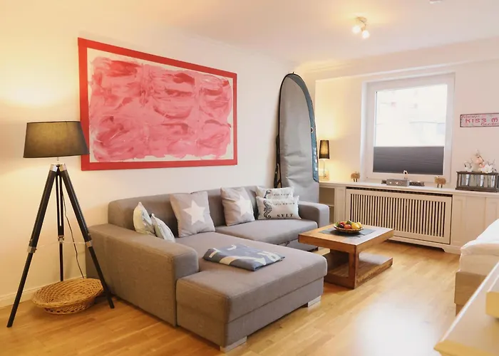 Erleben Sie Ihren Urlaub im zentral gelegenen Apartmenthaus „Strandburg im Herzen von Westerland
